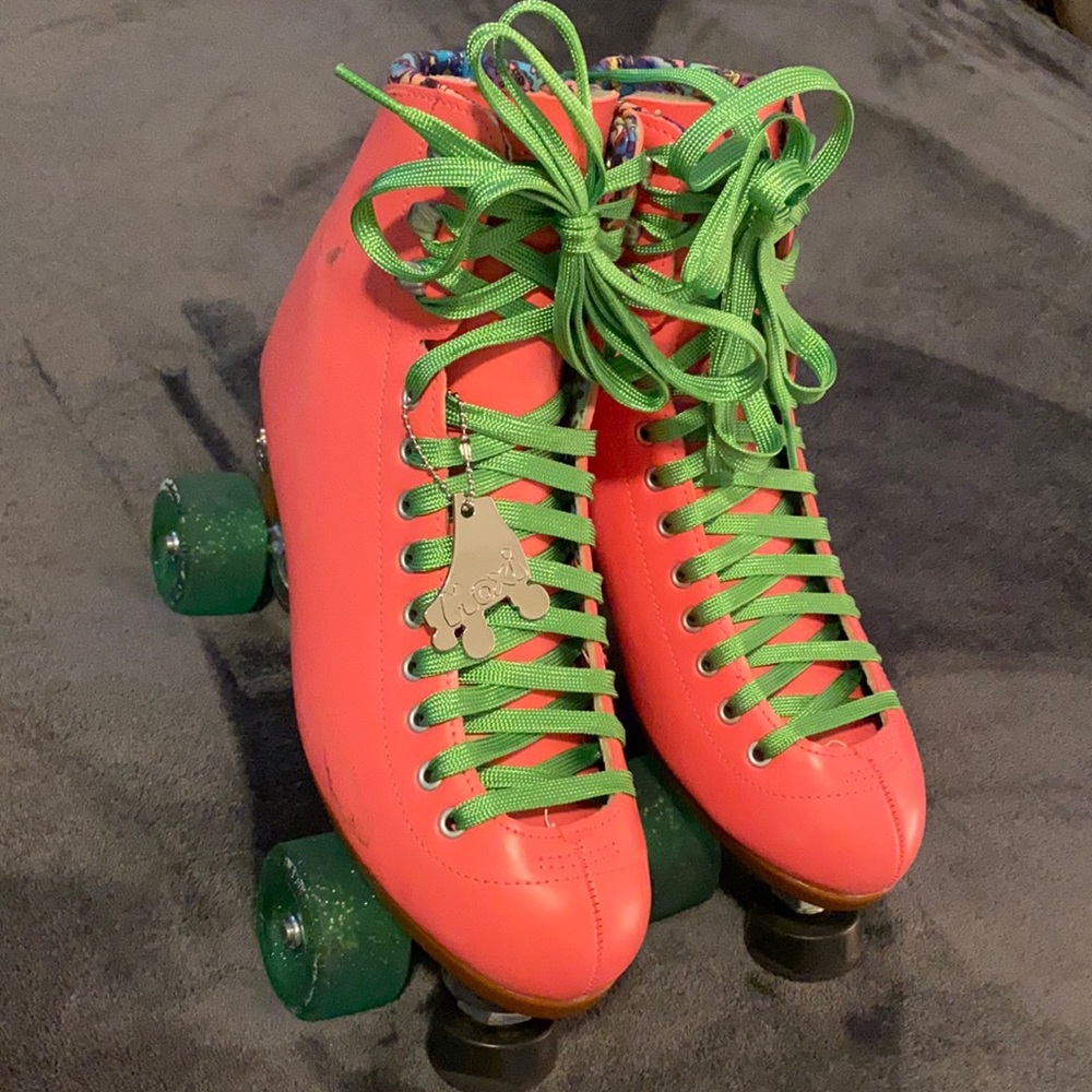 Moxi Beach Bunny Roller Skates